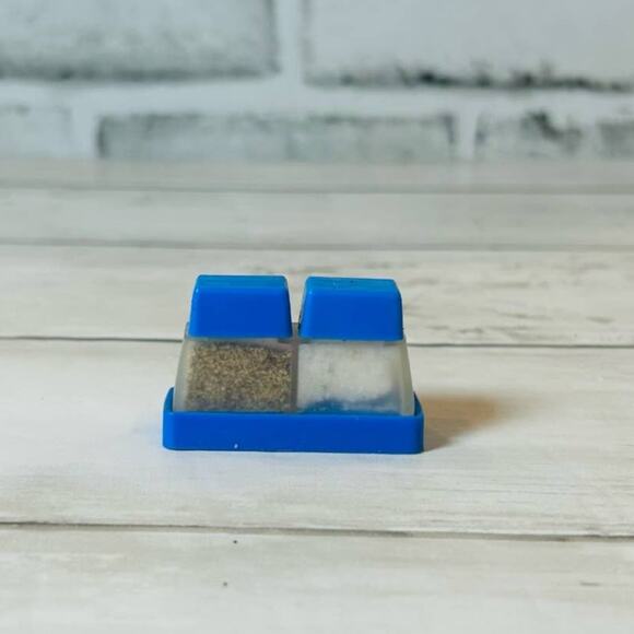 Vintage, Blue Salt and Pepper Shakers Made In Japan Mini Salt and Pepper Set - Picture 2 of 4